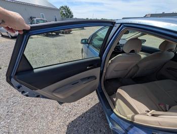 2005 toyota prius 4-door-liftback with 236528 miles for sale near elk-river, minnesota c9cee59d2ced48f89e1564a0c15ffea6.jpg