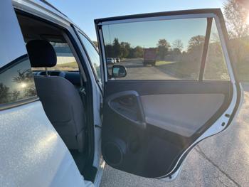 2008 toyota rav4 base-i4-4wd with 149615 miles for sale near elk-river, minnesota cbaaec2f2ec7437999a25362558307b6.jpeg