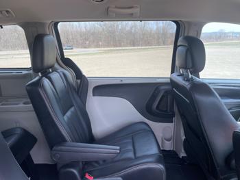 2013 chrysler town-&-country touring with 167796 miles for sale near jordan, minnesota cbba73f2bbda4022ae0c8fe27e53e508.jpeg