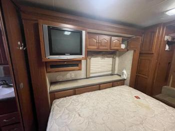 2006 freightliner x-line-motorhome - with 27483 miles for sale near elk-river, minnesota cbf56f891f1243149a19f4c3a5198195.jpg