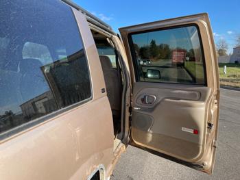 1999 gmc suburban 1500-4wd with 201982 miles for sale near elk-river, minnesota d0498eecd643409f8f660c152a566725.jpeg