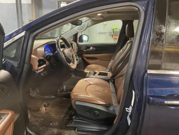 2017 chrysler pacifica limited with 117154 miles for sale near elk-river, minnesota d07bda3ebdfd48888e95bfd236017728.jpg