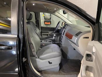 2008 chrysler town-and-country touring-signature with 172420 miles for sale near elk-river, minnesota d41c6cdafd6947f6a0a85b7ab23589f3.jpg