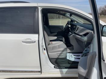 2018 toyota sienna limited-premium-7-passenger with 131954 miles for sale near jordan, minnesota d49e1496a778498b97c994d845c4cd86.jpeg