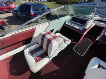 1989 sea-ray bowrider for sale near elk-river, minnesota d752b4311b1142918f99dbe561f52e04.jpg