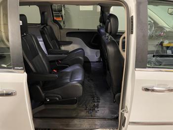 2014 chrysler town-and-country touring-l with 198131 miles for sale near elk-river, minnesota d8c7dcb155fa4d389567bb1bb868e8e6.jpg