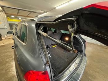 2012 volkswagen touareg vr6-lux with 229771 miles for sale near elk-river, minnesota d8d4f02251b54828a1b146841057a35e.jpeg