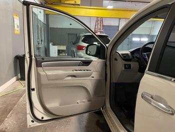 2010 volkswagen routan premium with 140982 miles for sale near elk-river, minnesota d9174b8397b6401bb3632e2d00b0ee12.jpg