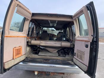 1999 ford e-150 with 89626 miles for sale near elk-river, minnesota d9c62a8effeb42e4bd67a1fd7490ed86.jpg