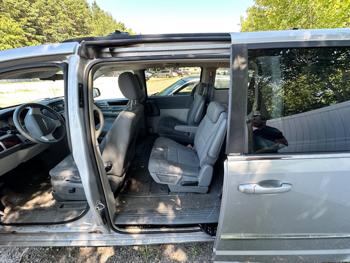 2010 chrysler town-&-country touring for sale near elk-river, minnesota dbbfc09d4b4c4051aa8be741484a0bbf.jpeg
