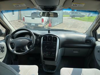 2007 chrysler town-&-country touring with 161981 miles for sale near elk-river, minnesota dcc107a46a6646b2a10195db0562218a.jpeg