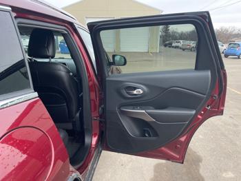 2019 jeep cherokee limited-4wd with 76528 miles for sale near clearwater, minnesota de068f4436c449829f78c8864ec68f2f.jpeg