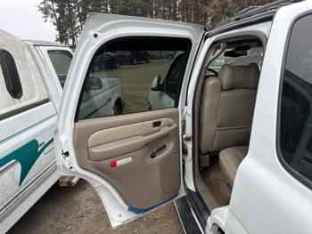 2002 gmc yukon-denali base with 253361 miles for sale near elk-river, minnesota e0be22b345474aecaa8595448d6a9d2f.jpeg