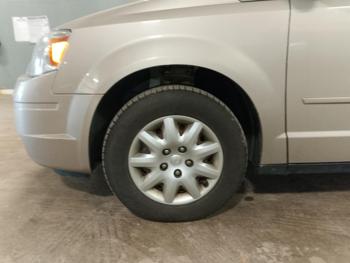 2009 chrysler town-&-country lx with 212963 miles for sale near elk-river, minnesota e1662c801cc8454b8875edec52237fe3.jpg