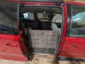 2007 dodge grand-caravan sxt with 105090 miles for sale near elk-river, minnesota e1ffe8b287274390bd670c975e5c993b.jpg