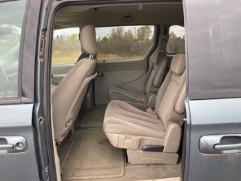 2006 chrysler town-&-country touring with 161394 miles for sale near elk-river, minnesota e2f90572f54945538187949b48b1173d.jpeg