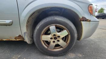 2004 dodge grand-caravan sxt with 275900 miles for sale near burnsville, minnesota e62065d56f85483bb54e17f585520eee.jpg