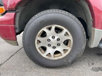 2004 chevrolet suburban 1500-4wd with 315133 miles for sale near elk-river, minnesota e6b141ef6ca34d73bcb751bf2c696a58.jpeg