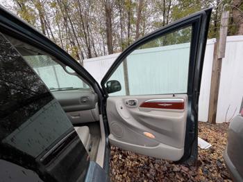 2007 chrysler town-&-country touring with 146493 miles for sale near elk-river, minnesota e840779d2fb3432cba28373f4ab56030.jpeg