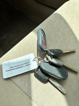 2004 honda civic-hybrid sedan-with-cvt with 244128 miles for sale near elk-river, minnesota e9c9c558d1da46a287d50452db0a0412.jpeg