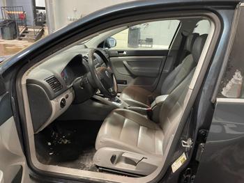 2009 volkswagen jetta se with 198966 miles for sale near elk-river, minnesota ea3d6ef8d6384eb9920b5cf2a1460b59.jpg