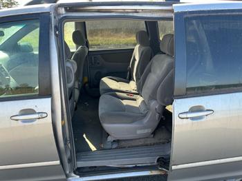 2006 toyota sienna le-7-passenger with 186110 miles for sale near elk-river, minnesota ea9c97a6c49e4aedaf687a96c1a122f3.jpg