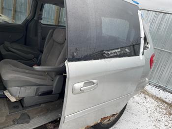 2007 chrysler town-and-country base-lx with 190974 miles for sale near elk-river, minnesota ec7f408fcda348febc1c7f32c074d088.jpg
