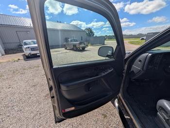 2001 chevrolet silverado-1500 ext.-cab-short-bed-4wd with 212525 miles for sale near elk-river, minnesota ed63b3bf29484aada1e7931fe1ee48fc.jpg