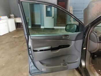2005 toyota sienna le---7-passenger-seating with 219181 miles for sale near elk-river, minnesota ee68ce2288d948fea73e51cfa1e0addf.jpg