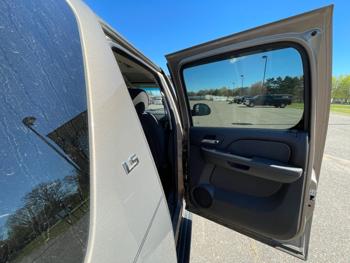2007 chevrolet suburban ls-1500-4wd with 169908 miles for sale near mora, minnesota eeb863b0e8f741e2b3e8c4f8b9d9166f.jpeg