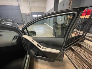 2009 toyota yaris liftback-s-5-door-at with 178503 miles for sale near elk-river, minnesota ef7b98537ad940e699044b91546e73db.jpeg