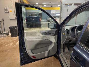2007 kia sedona ex with 182681 miles for sale near elk-river, minnesota f0457316897f461abbe38ffae5517333.jpg
