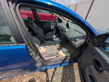 2004 saturn ion sedan-3 with 196187 miles for sale near elk-river, minnesota f07c7952eea841be8f6576728fb049b9.jpg