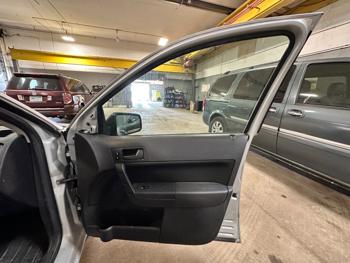 2009 ford focus se-sedan with 189163 miles for sale near elk-river, minnesota f3bb3e826f8443afaf89200e77b1ad24.jpeg