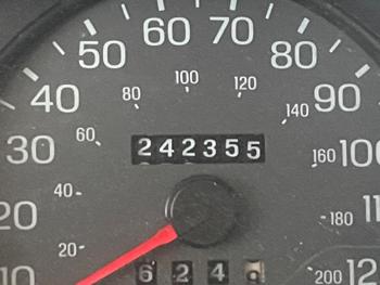 2004 mercury grand-marquis ls-premium with 242355 miles for sale near elk-river, minnesota f3deb99b0008418b99006dffacf33c32.jpeg