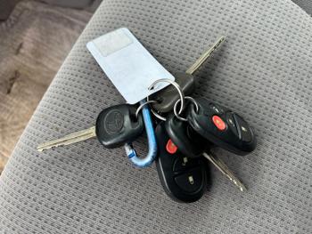 2004 toyota sienna le---7-passenger with 228430 miles for sale near elk-river, minnesota f4adaff2c7b74925909d4abf7d2e93d6.jpg