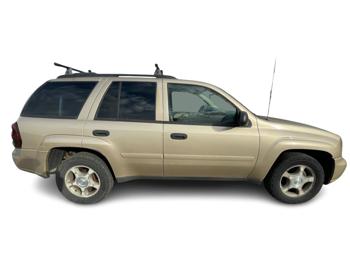2006 chevrolet trailblazer ls-4wd with 205963 miles for sale near elk-river, minnesota f4bdad9c9c8a41b5b14c2f6f364091bd.jpg