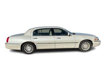 2004 lincoln town-car ultimate-l with 179159 miles for sale near elk-river, minnesota f65984bc524f46ec89ff4d5cd36242fb.jpg
