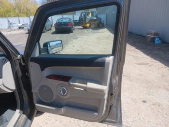 2007 jeep commander limited-4wd with 107317 miles for sale near elk-river, minnesota f78c87e94972417091192bc77d017107.jpg