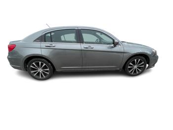 2012 chrysler 200 touring with 126707 miles f7f8cdcfc1f749b6910375749d00a3f6.jpg