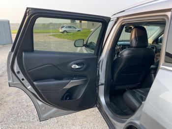 2020 jeep cherokee limited-4wd with 154732 miles for sale near elk-river, minnesota fcc3a8d008d54fd0a1e55580b1f8fbf1.jpeg