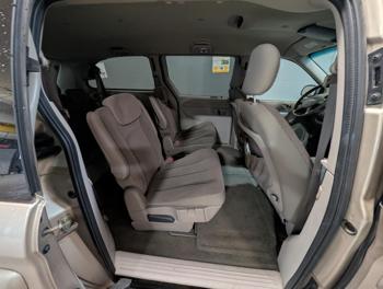 2006 chrysler town-&-country touring with 117074 miles for sale near elk-river, minnesota fea9873e0d5042619a174998c909a0d0.jpg