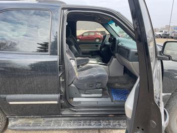 2000 chevrolet tahoe 4wd with 230426 miles for sale near fridley, minnesota ff1289611ea44e8d99c1cc45ad2df8f8.jpeg