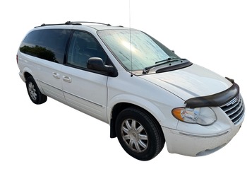 2005 chrysler town-and-country touring with 150988 miles for sale near elk-river, minnesota 106132_07_pass_front_corner.jpg