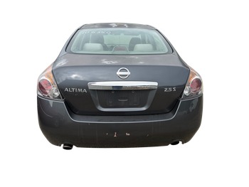 2010 nissan altima 2.5-s with 231356 miles for sale near elk-river, minnesota 106560_04_rear_end.jpg
