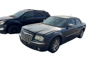 2008 chrysler 300 c for sale near Elk River, Minnesota 106719_01_driver_front_corner.jpg